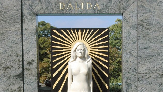 Hrob zpěvačky Dalidy v Montmartru