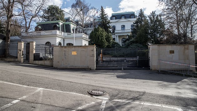 Z náměstí Pod Kaštany v Praze 6 bude náměstí Borise Němcova. Změnu schválili pražští radní, má být gestem vůči Rusku a vyjádřením solidarity s ruskou opozicí a hnutím za lidská práva.