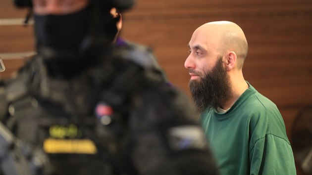 Bývalý imám Samer Shehadeh u Městského soudu v Praze (28. února 2020)