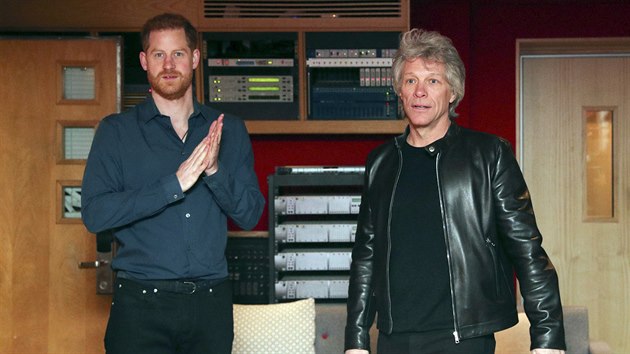 Princ Harry a Jon Bon Jovi v nahrvacm studiu, 28. nora 2020
