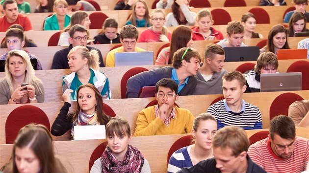 Studenti Lékaské fakulty Univerzty Karlovy v Hradci Králové