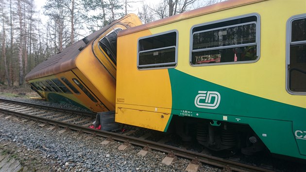 Na pejezdu u Star Hut na Pbramsku se stetl osobn vlak s nkladnm automobilem (21.2.2020).