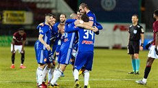 Fotbalisté Olomouce se radují z vítězství nad Spartou. Fotbalisté Olomouce se radují z vítězství nad Spartou.