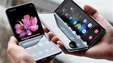 Samsung Galaxy Z Flip a Samsung Galaxy Fold Samsung Galaxy Z Flip a Samsung Galaxy Fold