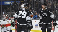 Gabriel Vilardi (vpravo) a Martin Frk slaví gól Los Angeles v utkání proti... Gabriel Vilardi (vpravo) a Martin Frk slaví gól Los Angeles v utkání proti...