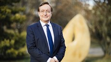 Vypadáváním vlasů trpí podle lékaře a přednosty Dermatovenerologické kliniky... Vypadáváním vlasů trpí podle lékaře a přednosty Dermatovenerologické kliniky...