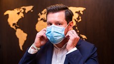 Generální ředitel Batist Medical Tomáš Mertlík představuje výrobu roušek (26.... Generální ředitel Batist Medical Tomáš Mertlík představuje výrobu roušek (26....