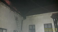 Plameny zachvátily rodinný dům v Únehli na Tachovsku kolem druhé rodiny ranní. Plameny zachvátily rodinný dům v Únehli na Tachovsku kolem druhé rodiny ranní.