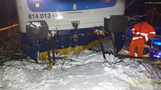 U Železné Rudy v pátek ráno najel osobní vlak do spadlého stromu. Nehoda se... U Železné Rudy v pátek ráno najel osobní vlak do spadlého stromu. Nehoda se...