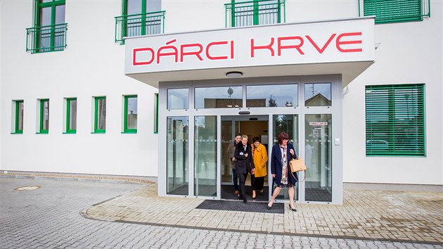 Moderní odběrovou místnost otevřela českobudějovická nemocnice v novém pavilonu T v únoru 2020. Zdravotníci díky ní obslouží více dárců krve. Do objektu se přestěhovalo také rehabilitační oddělení.