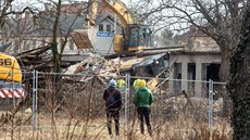 Na místním nádraží v Prostějově zbourali zchátralé lokomotivní depo. (březen... Na místním nádraží v Prostějově zbourali zchátralé lokomotivní depo. (březen...