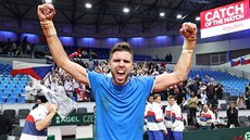 Český tenista Jiří Veselý slaví svůj druhý bod v daviscupovém utkání se... Český tenista Jiří Veselý slaví svůj druhý bod v daviscupovém utkání se...