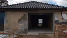 Garáž původně sloužila jako průjezd do selského stavení. Garáž původně sloužila jako průjezd do selského stavení.