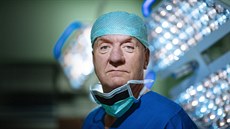 Zbyněk Fuksa, primář anesteziologicko-resuscitačního oddělení a také náměstek... Zbyněk Fuksa, primář anesteziologicko-resuscitačního oddělení a také náměstek...