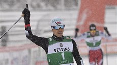 Akito Watabe vítězí v závodu sdruženářů v Lahti. Akito Watabe vítězí v závodu sdruženářů v Lahti.