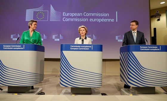 Pedsedkyn Evropské komise Ursula von der Leyenová(uprosted) pedstavuje na...