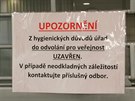 Zavřeno je od středy 11. března 2020 až do odvolání na mnoha místech.Nefunguje Úřad MČ Praha 4 u polikliniky Budějovická, VŠE na náměstí Winstona Churchilla, Ústřední knihovna na Mariánském náměstí a Technická knihovna v Dejvicích, Národní divadlo ani mul Zavřeno je od středy 11. března 2020 až do odvolání na mnoha místech.Nefunguje Úřad MČ Praha 4 u polikliniky Budějovická, VŠE na náměstí Winstona Churchilla, Ústřední knihovna na Mariánském náměstí a Technická knihovna v Dejvicích, Národní divadlo ani mul