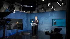 Tisková konference šéfa NATO Jense Stoltenberga proběhla kvůli opatřením k... Tisková konference šéfa NATO Jense Stoltenberga proběhla kvůli opatřením k...