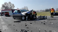 Při nehodě u Jablonného v Podještědí se střela dvě auta. Při nehodě u Jablonného v Podještědí se střela dvě auta.