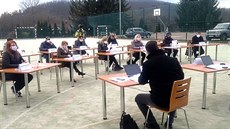 Zastupitelé Kuřimi poblíž Brna kvůli hrozbě nákazy novým koronavirem jednali na... Zastupitelé Kuřimi poblíž Brna kvůli hrozbě nákazy novým koronavirem jednali na...