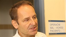 Pavel Dlouhý je primářem infekčního oddělení ústecké Masarykovy nemocnice. V... Pavel Dlouhý je primářem infekčního oddělení ústecké Masarykovy nemocnice. V...