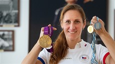 Miroslava Topinková Knapková s medailemi, které vybojovala během své kariéry. Miroslava Topinková Knapková s medailemi, které vybojovala během své kariéry.