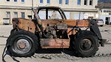Čtyři jednotky hasičů zasahovaly u požáru nakladače a přilehlé dílny ve Vrbně... Čtyři jednotky hasičů zasahovaly u požáru nakladače a přilehlé dílny ve Vrbně...