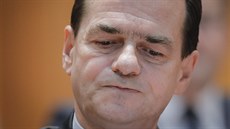 Rumunský premiér Ludovic Orban před parlamentním zasedáním, které bude hlasovat... Rumunský premiér Ludovic Orban před parlamentním zasedáním, které bude hlasovat...