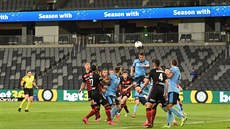 Momentka z utkání australské fotbalové ligy mezi Western Sydney Wanderers a... Momentka z utkání australské fotbalové ligy mezi Western Sydney Wanderers a...