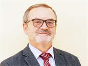 Milan Tuček je přednostou Ústavu hygieny a epidemiologie 1. lékařské fakulty...