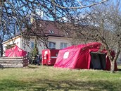 V pondělí odpoledne začali hasiči u domova pro seniory v Břevnici se stavbou... V pondělí odpoledne začali hasiči u domova pro seniory v Břevnici se stavbou...
