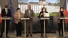 Ministr zdravotnictví Adam Vojtěch (zleva), ministryně spravedlnosti Marie... Ministr zdravotnictví Adam Vojtěch (zleva), ministryně spravedlnosti Marie...