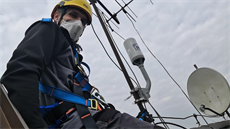 Technici O2 pracují i během celostátní karantény. Při své práci se musí... Technici O2 pracují i během celostátní karantény. Při své práci se musí...