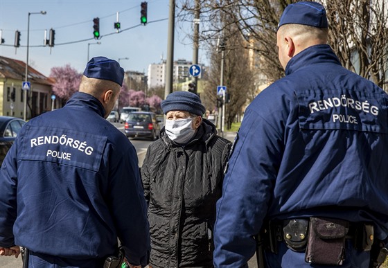 Maarsko zavedlo karanténní opatení, která mají zabránit íení koronaviru....