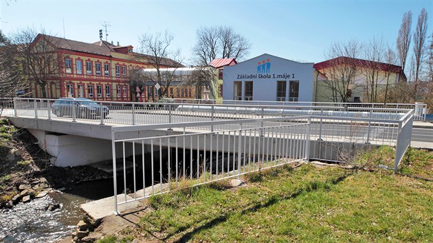 Most přes Chodovský potok v karlovarské ulici Kpt. Jaroše Most přes Chodovský potok v karlovarské ulici Kpt. Jaroše