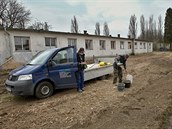 V bývalých kasárnách v Plzni na Borech mezi Folmavskou ulicí a ulicí Ke Karlovu... V bývalých kasárnách v Plzni na Borech mezi Folmavskou ulicí a ulicí Ke Karlovu...