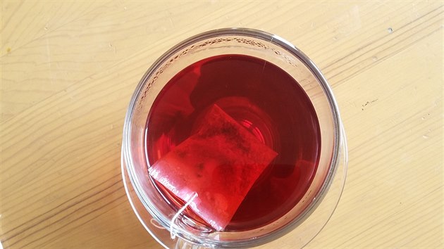 Ovocný čaj z pitné vody