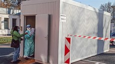 Kroměřížská nemocnice otevřela odběrové místo pro pacienty s podezřením na... Kroměřížská nemocnice otevřela odběrové místo pro pacienty s podezřením na...