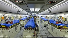 Speciální lékařský letoun Airbus A310 MedEvac německé armády pomáhá s... Speciální lékařský letoun Airbus A310 MedEvac německé armády pomáhá s...