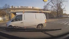 Řidič autobusu zabránil srážce s dodávkou Řidič autobusu zabránil srážce s dodávkou