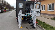 Do chytré karantény je zapojená česká armáda. Jezdí odebírat vzorky. Do chytré karantény je zapojená česká armáda. Jezdí odebírat vzorky.