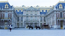 Seriál Versailles by asi jen těžko mohl vzniknout, kdyby filmaři neměli... Seriál Versailles by asi jen těžko mohl vzniknout, kdyby filmaři neměli...