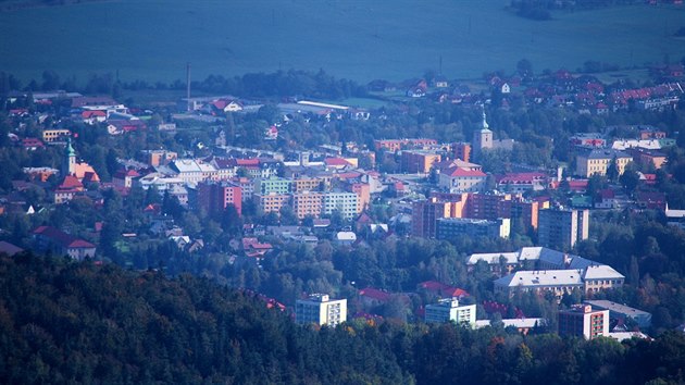 Pohled na Frentt pod Radhotm z rozhledny na Velkm Javornku.