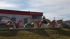 Objekt společnosti Strojírna Litvínov na okraji města. Firma se zabývá... Objekt společnosti Strojírna Litvínov na okraji města. Firma se zabývá...