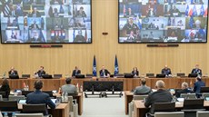 Virtuální schůzka ministrů obrany členských států NATO v bruselské centrále Virtuální schůzka ministrů obrany členských států NATO v bruselské centrále