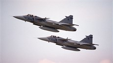 Přílet prvních šesti gripenů na základnu v Čáslavi 18. dubna 2005 Přílet prvních šesti gripenů na základnu v Čáslavi 18. dubna 2005