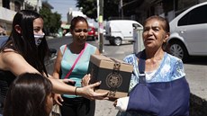 Zaměstnankyně společnosti El Chapo 701, kterou vlastní dcera mexického... Zaměstnankyně společnosti El Chapo 701, kterou vlastní dcera mexického...