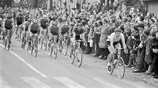 Vlastimil Moravec v čele pelotonu jedenácté etapy Závodu míru z Třince do... Vlastimil Moravec v čele pelotonu jedenácté etapy Závodu míru z Třince do...