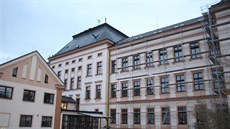 Parta dělníků o velikonočních svátcích způsobila na poličském gymnáziu krádeží... Parta dělníků o velikonočních svátcích způsobila na poličském gymnáziu krádeží...