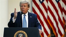 Americký prezident Donald Trump hovoří na tiskové konferenci v Růžové zahradě... Americký prezident Donald Trump hovoří na tiskové konferenci v Růžové zahradě...
